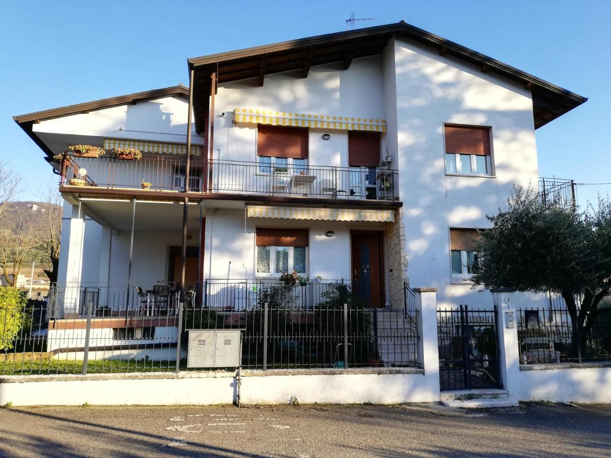 La Coquille Appartamento Vicino All'Ospedale Negrar Exterior foto